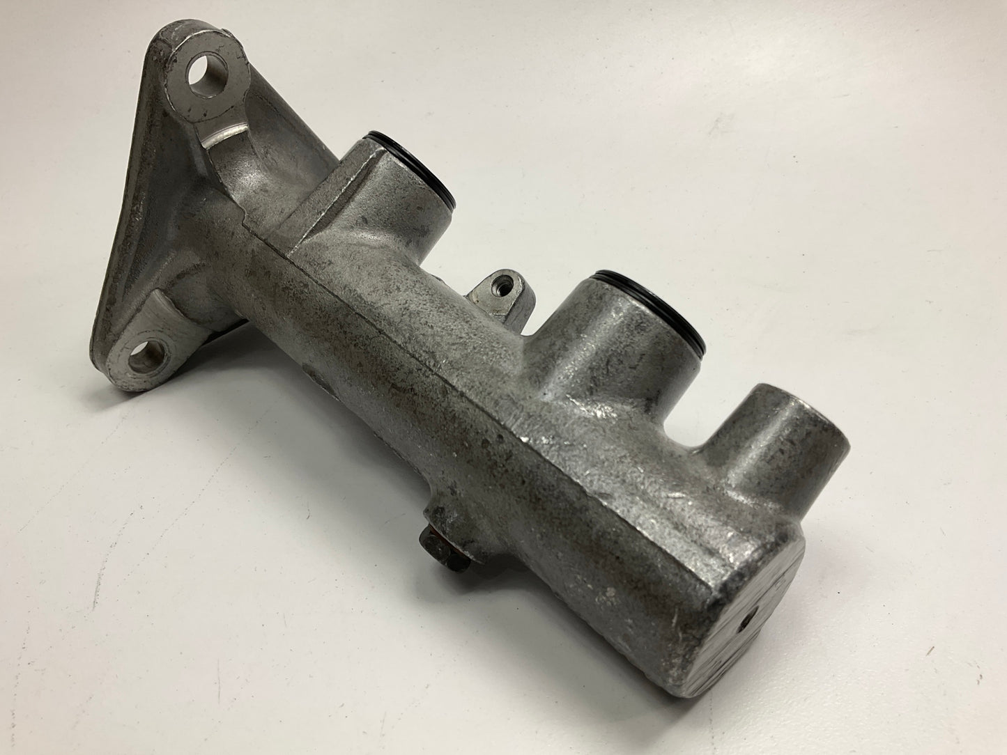 REMAN. Cardone 11-2615 Brake Master Cylinder For 1992-1994 Toyota Camry W/O ABS
