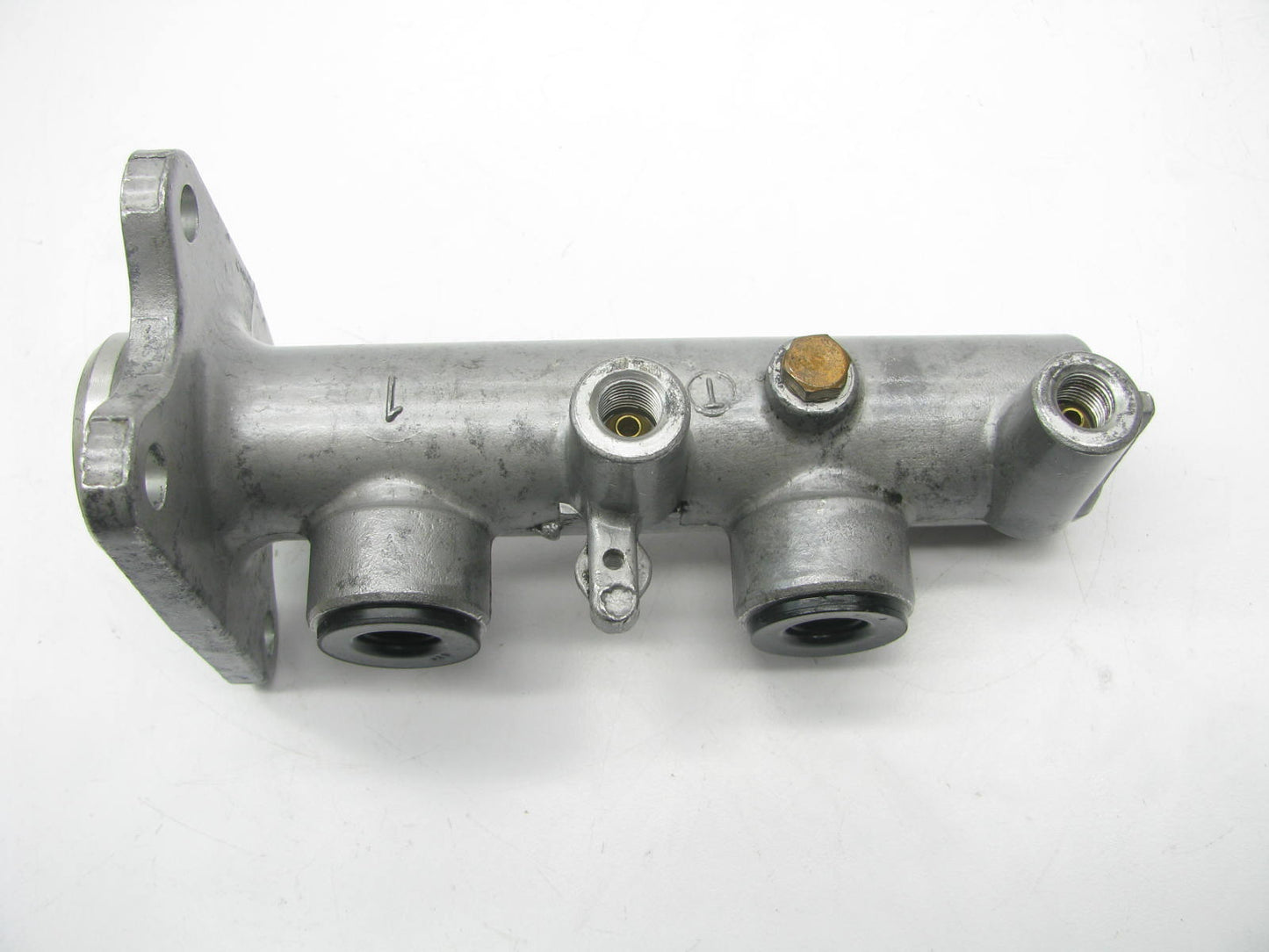 REMAN. Cardone 11-2713 Brake Master Cylinder