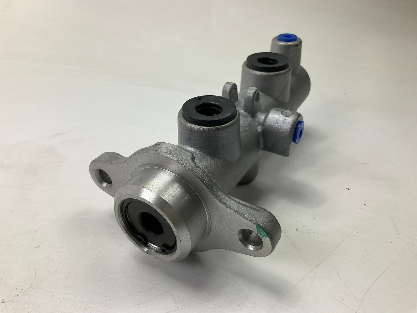 REMAN. Cardone 11-2972 Brake Master Cylinder