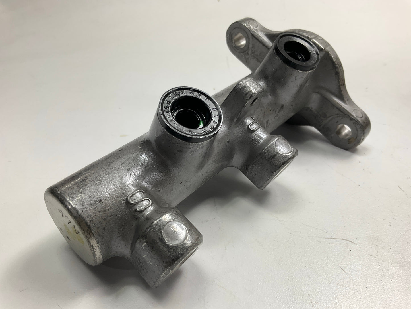 REMAN. Cardone 11-3195 Brake Master Cylinder For 2004-2007 Forenza, 05-07 Reno