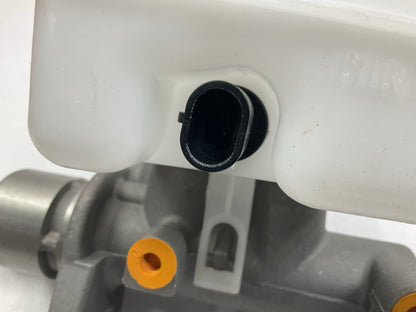 REMAN. Cardone 13-2957 Brake Master Cylinder With Reservoir 21018891, 22683095