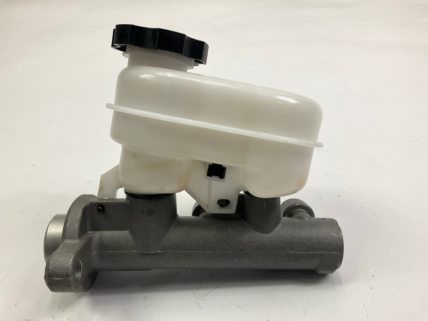REMAN. Cardone 132714 Brake Master Cylinder