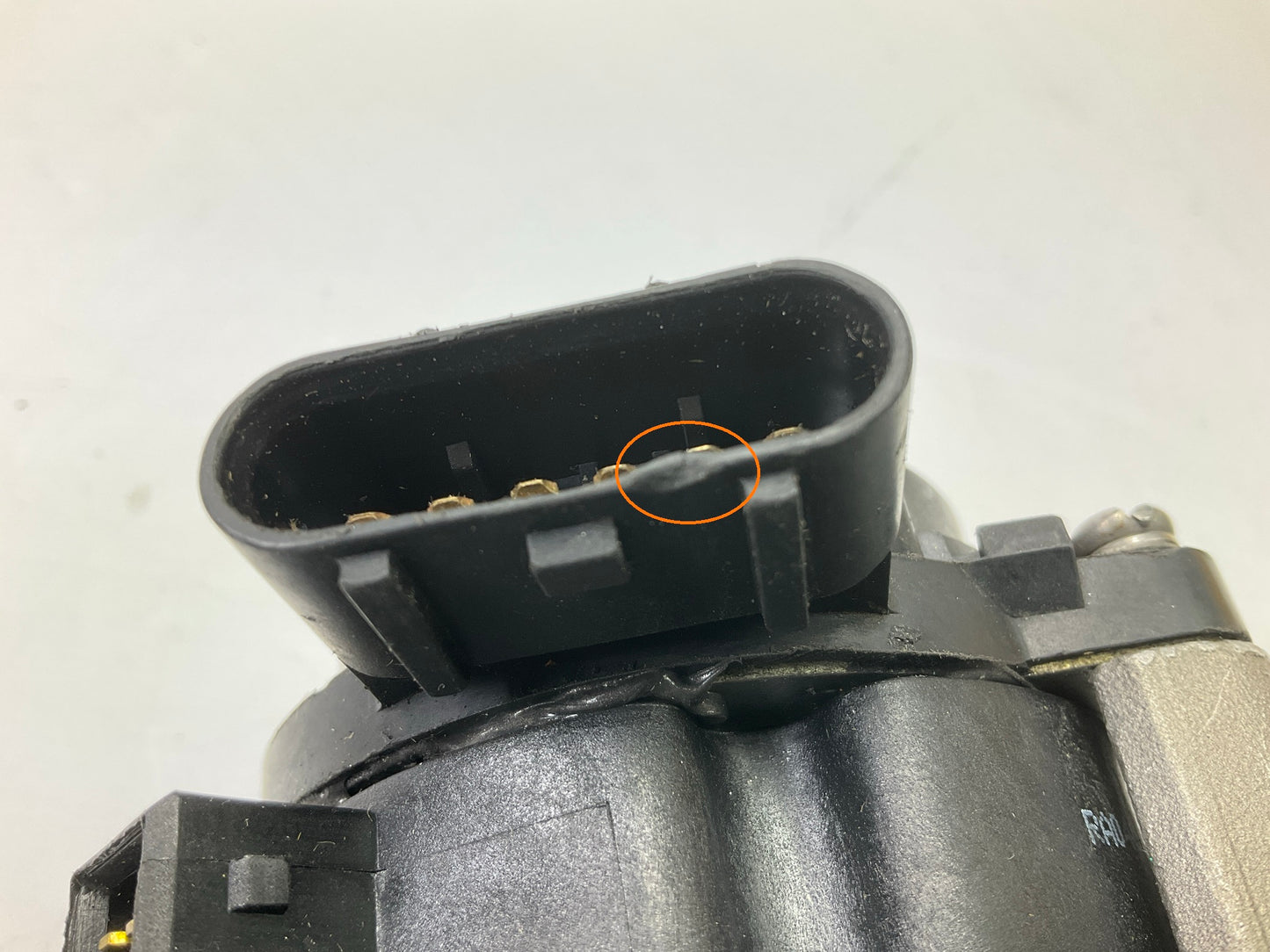 MINOR DAMAGE TO CONNECTOR - SEE PHOTOS - Reman. Cardone 31-45400 Distributor