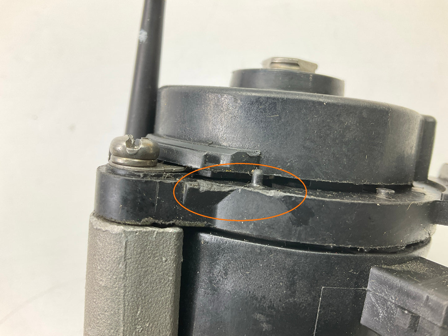 MINOR DAMAGE TO CONNECTOR - SEE PHOTOS - Reman. Cardone 31-45400 Distributor