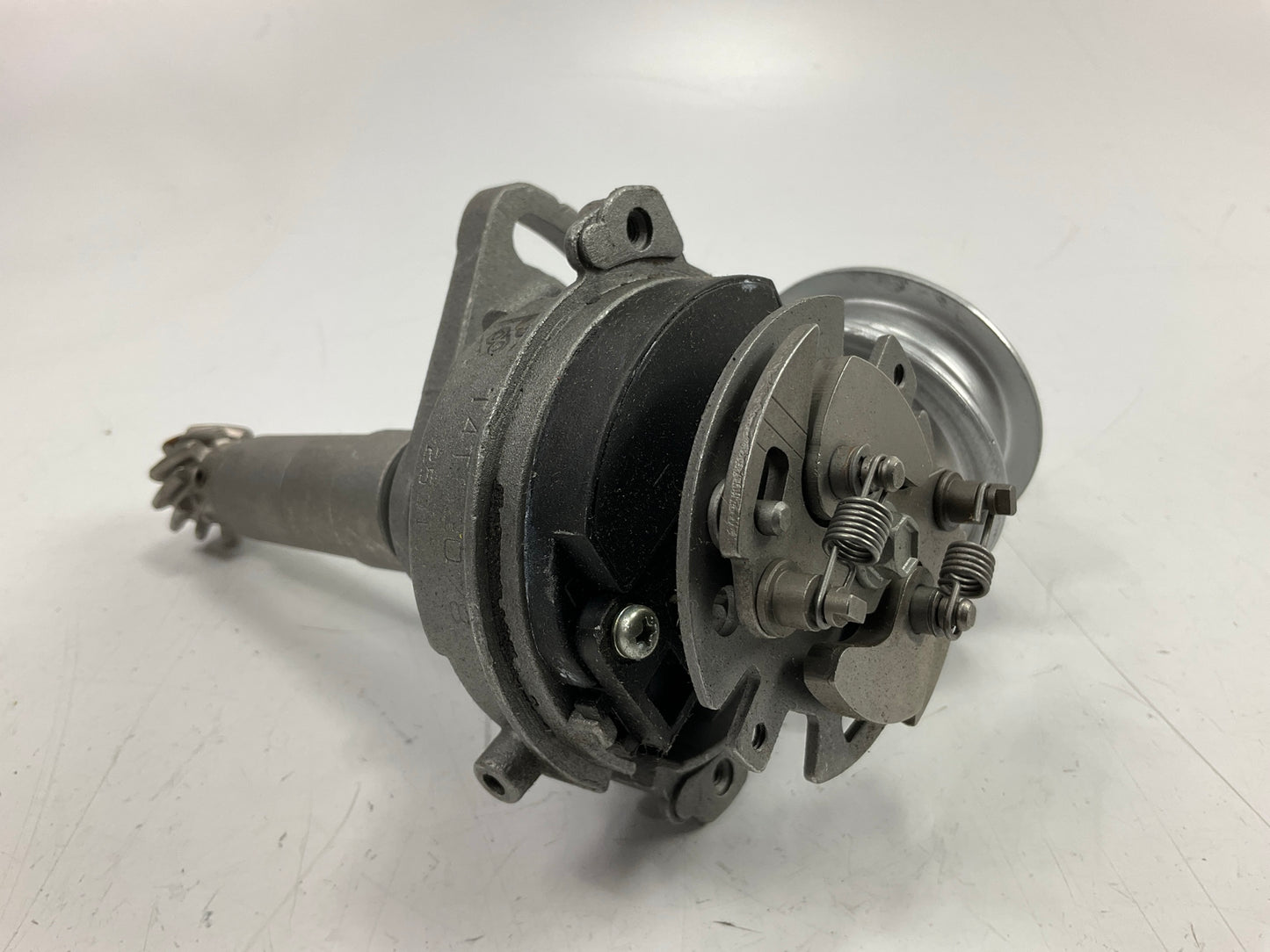 REMAN. Cardone 31-46434 Distributor For Dodge 2.6L Inline-4 Engine SOHC