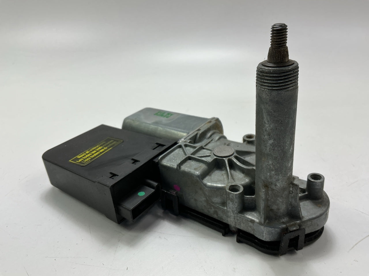 REMAN. Cardone 40-1048 Rear Back Glass Wiper Motor - 2000-2003 Suburban, Yukon