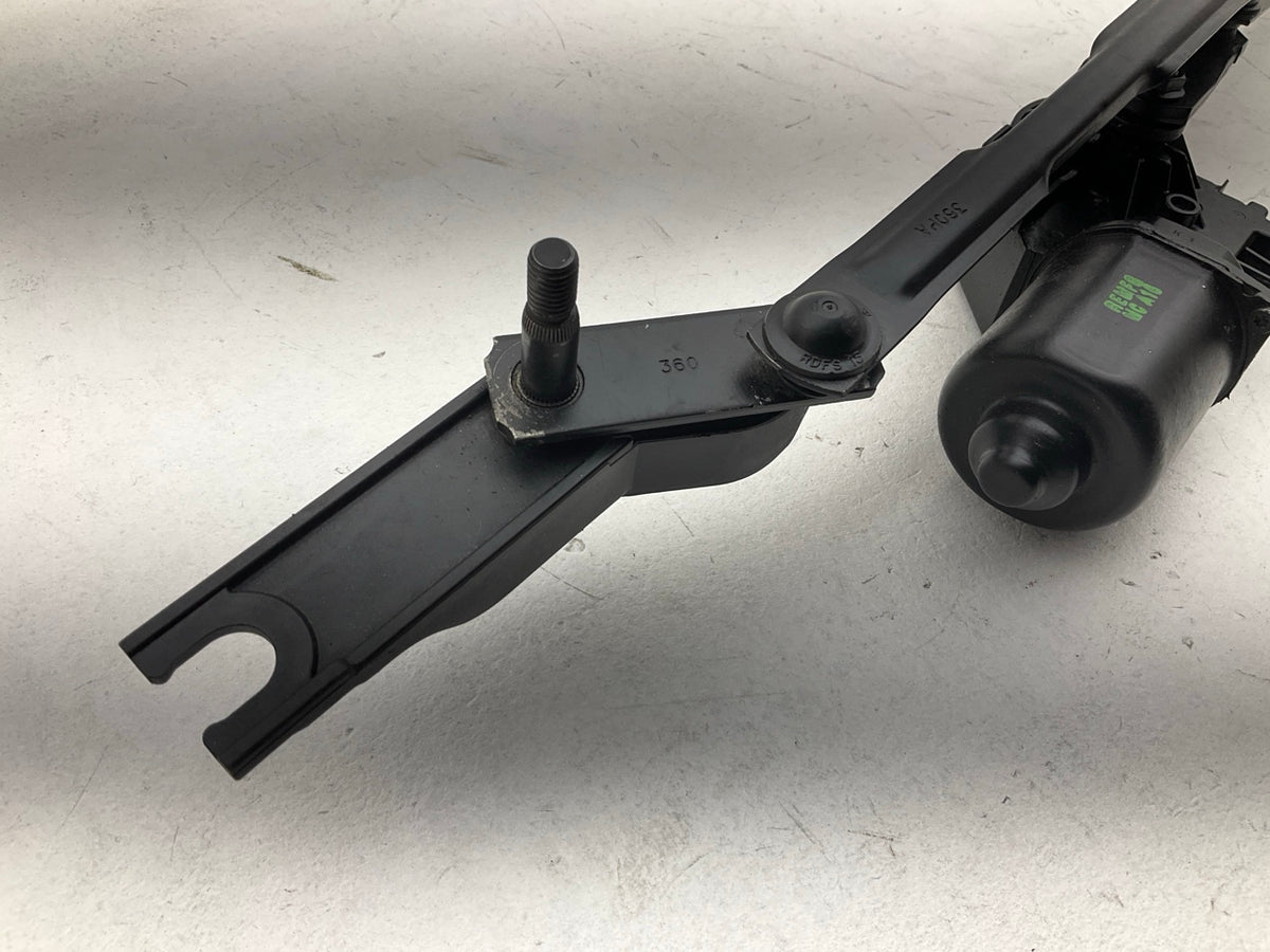 MISSING MOUNTING GROMMETS - REMAN. Cardone 40-1050L Front Windshield Wiper Motor