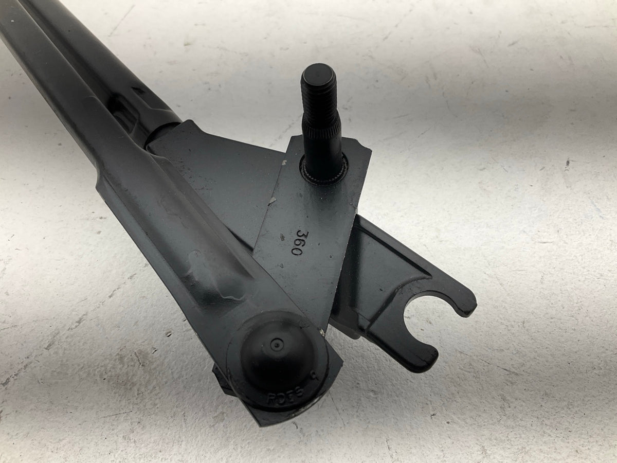 MISSING MOUNTING GROMMETS - REMAN. Cardone 40-1050L Front Windshield Wiper Motor
