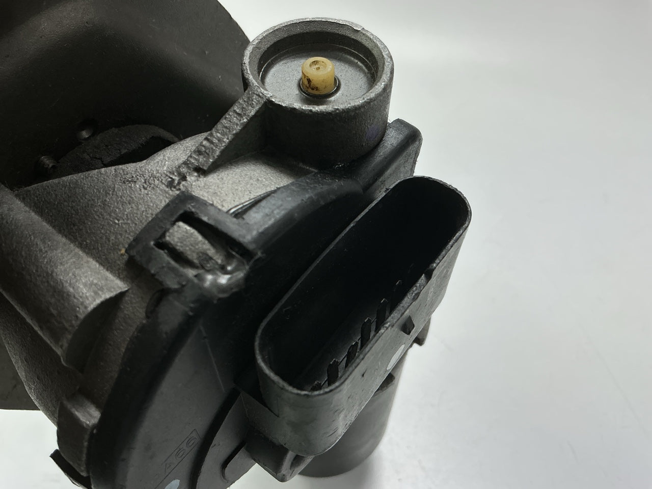 REMAN. Cardone 40-2001 Windshield Wiper Motor - 1987-1995 Ford Taurus, 1 PLUG