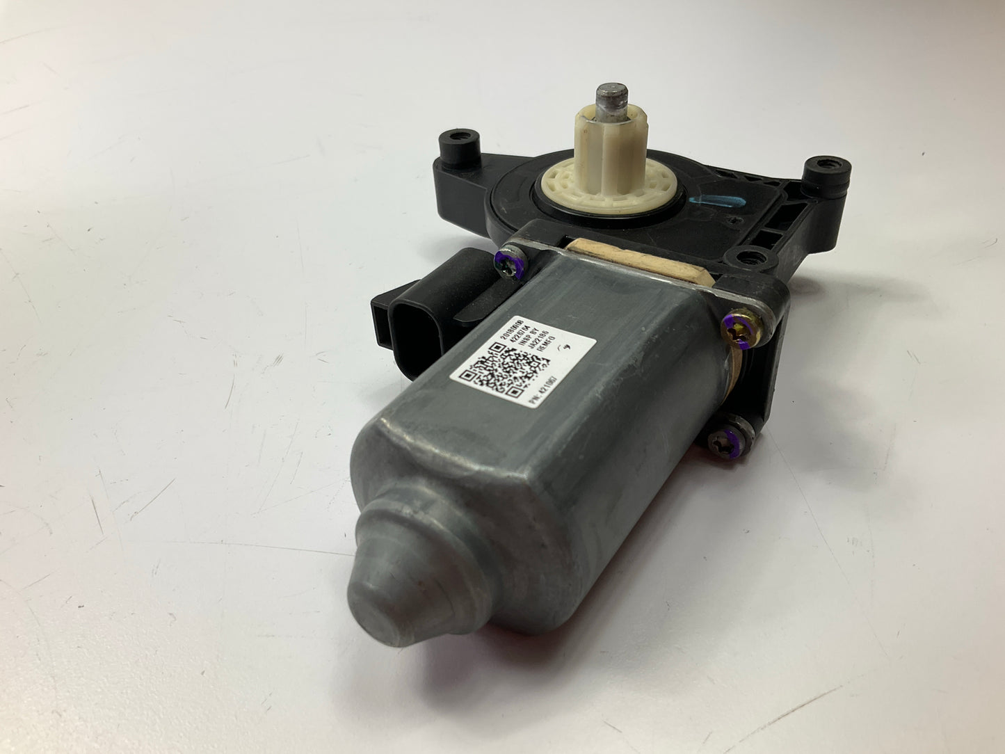 Cardone 42-1067 Rear Right Power Window Motor - 2003-2006 Tahoe, Yukon, Suburban