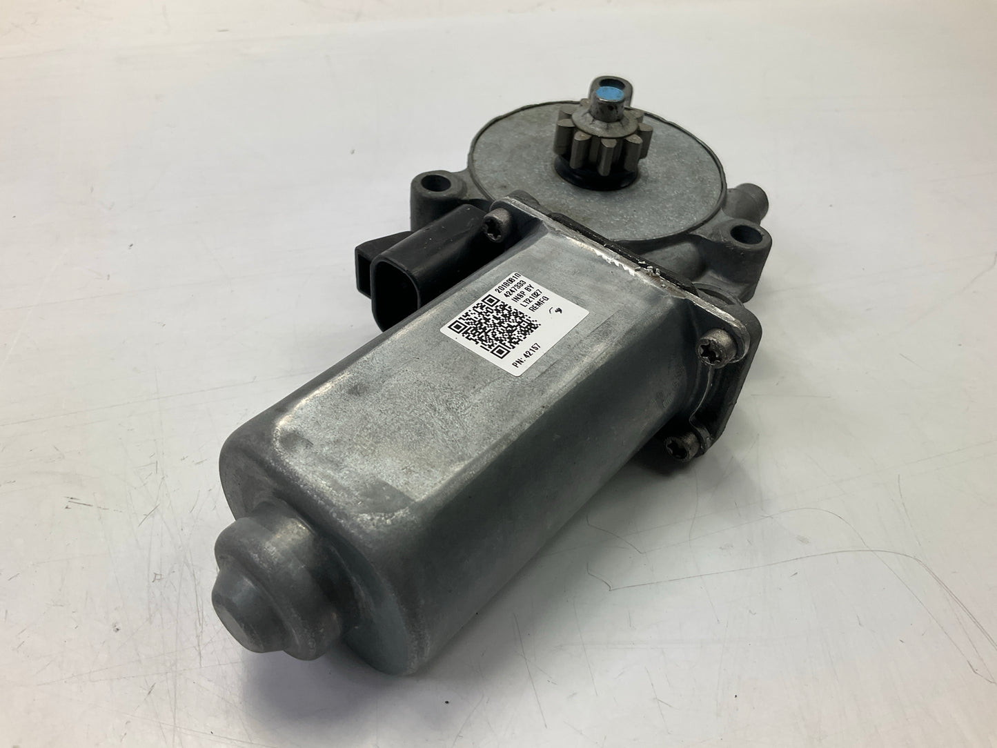 REMAN. Cardone 42-157 Front Left Power Window Motor - 1997-1999 Saturn SC1, SC2