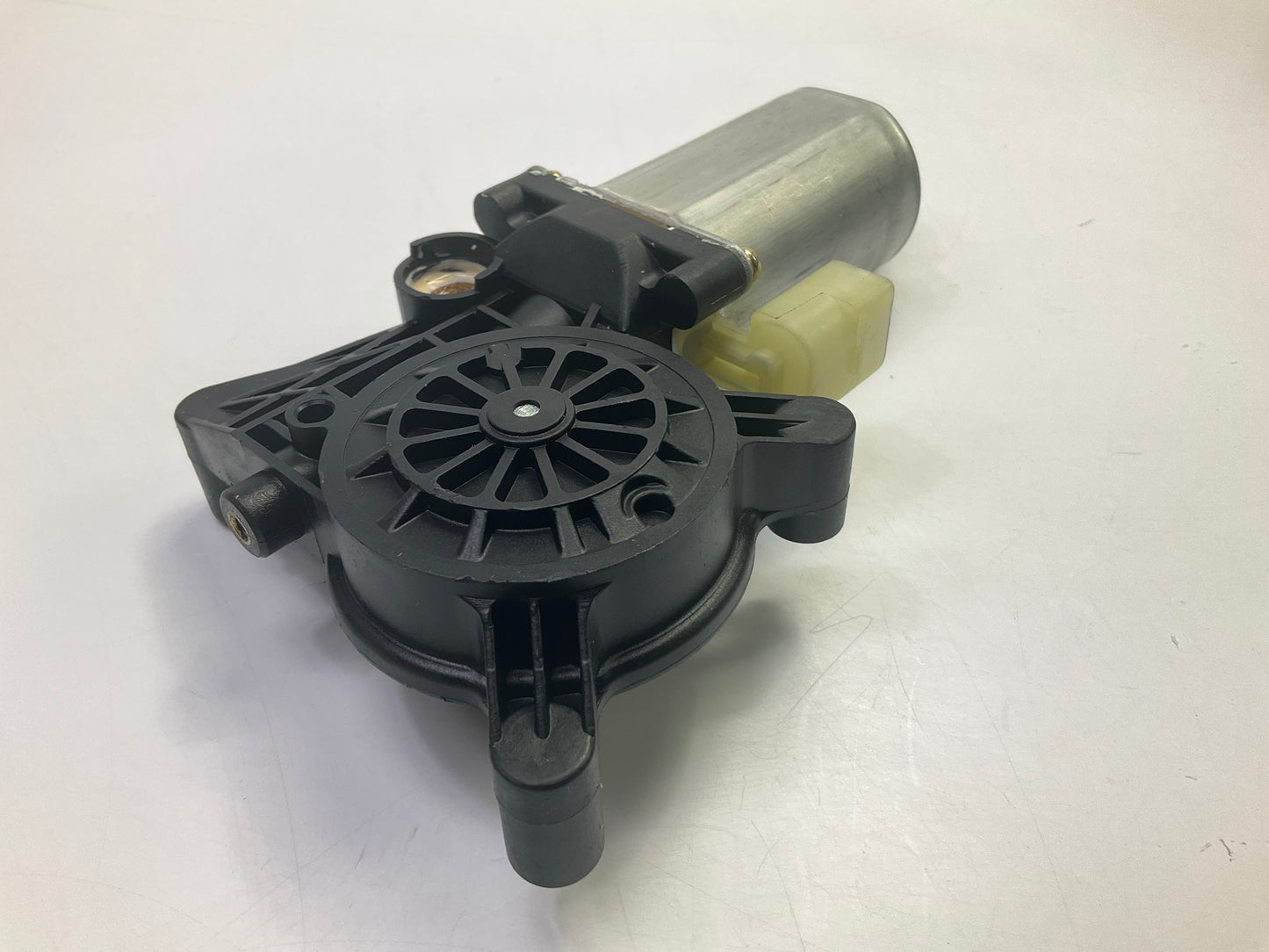 REMAN Cardone 42-3016 Front Left Power Window Motor For 1999-2002 Mercury Cougar