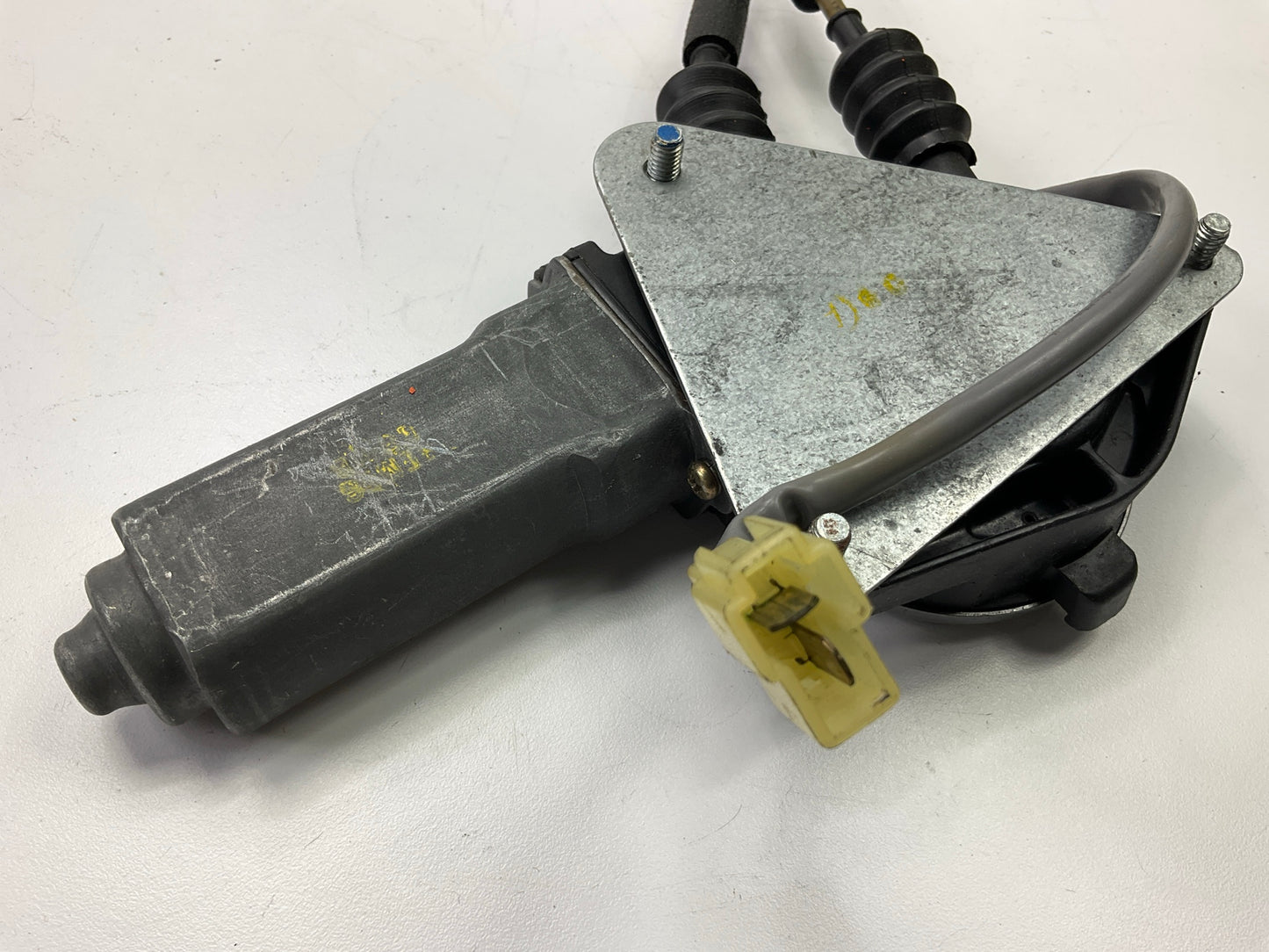 REMAN. Cardone 42-3051R Front Right Power Window Motor & Regulator 97-02 Escort