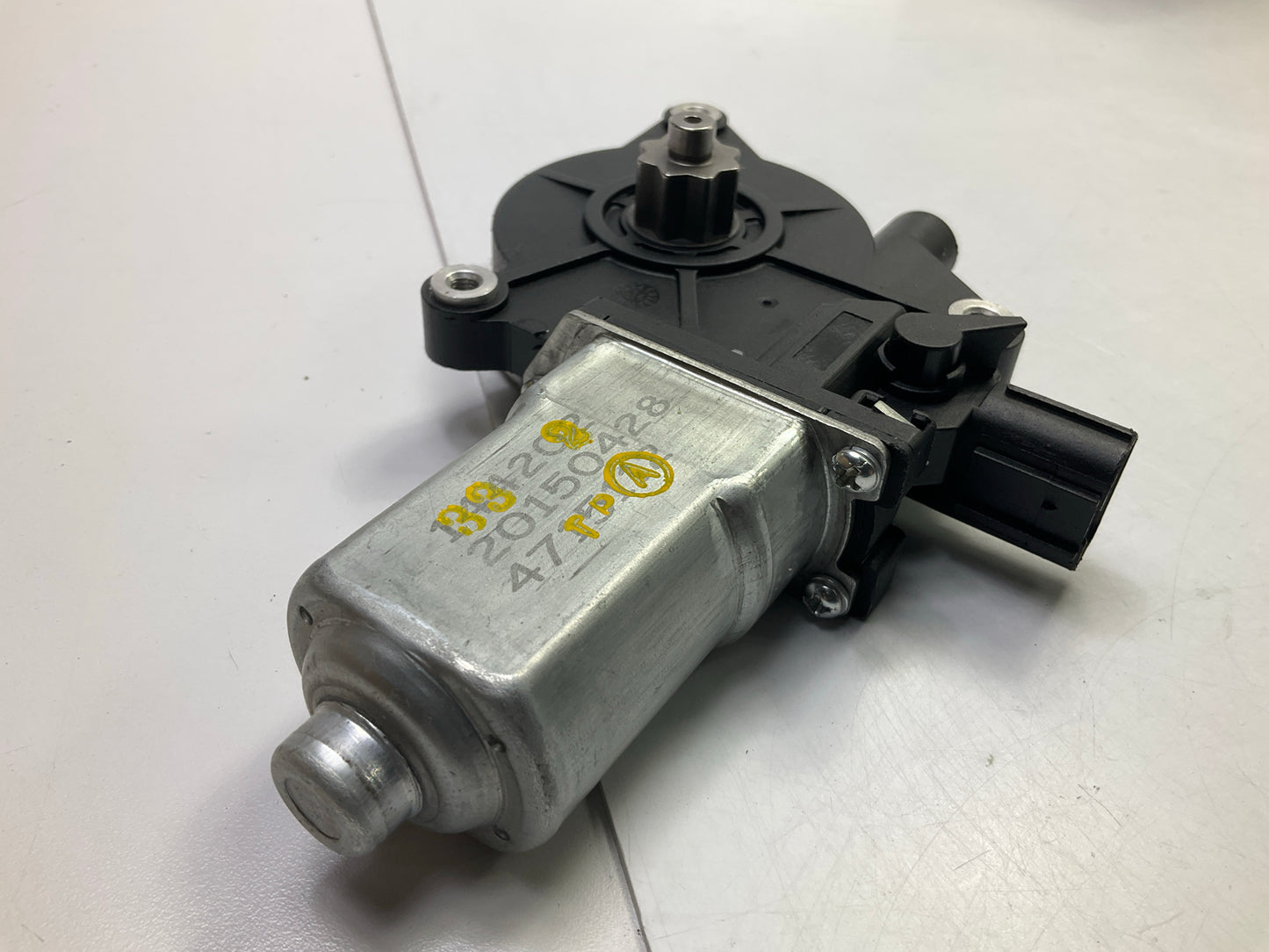 Cardone 47-15112 Front Right Passengers Side Power Window Motor