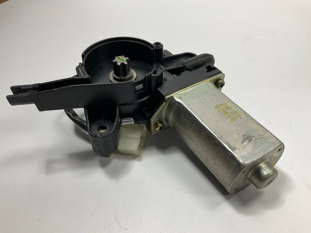 REMAN. Cardone 47-1737 Front Right Power Window Motor - 1995-1998 Mazda Protege