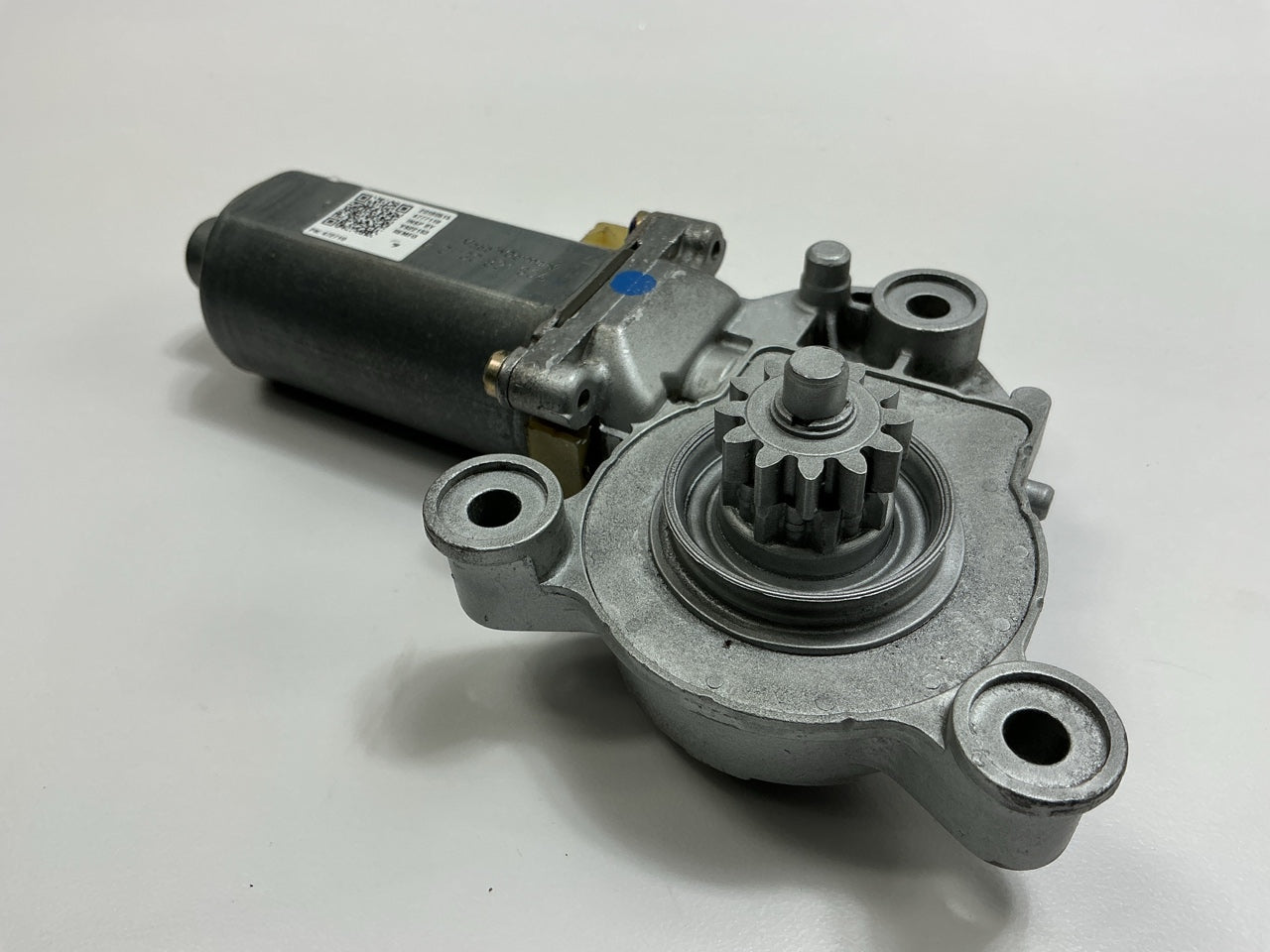 REMAN. Cardone 47-2710 Left Power Window Motor For 1993-1997 Volvo 850