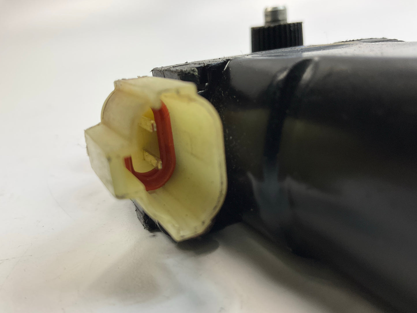 REMAN. Cardone 47-4504 Left Power Window Motor