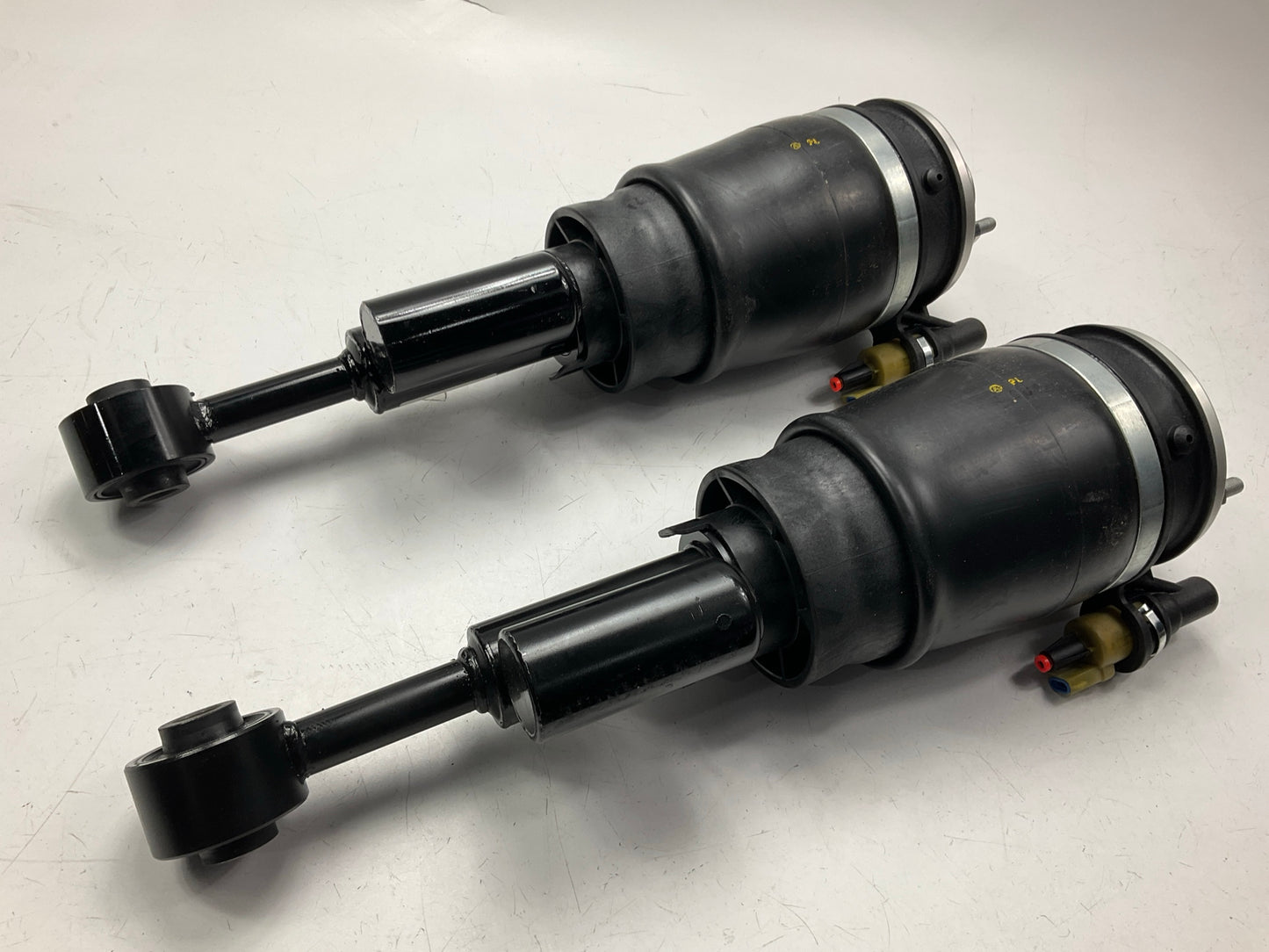 (2) Cardone 4J-1003S Front Air Suspension Strut For 2003-2004 Lincoln Navigator