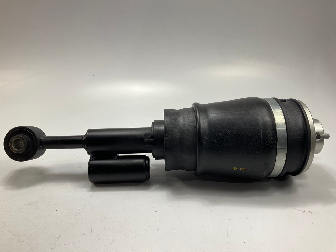 Cardone 4J-1003S Front Air Suspension Strut For 2003-2004 Lincoln Navigator