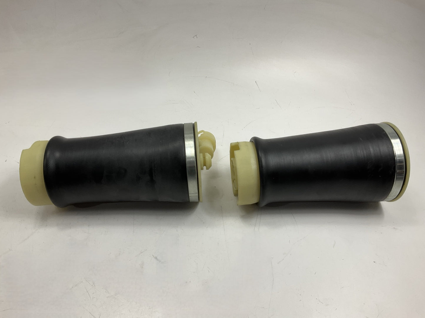 (2) REMAN. Cardone 4J-1011A Rear Air Spring Bag - 1997-1999 Ford F-250