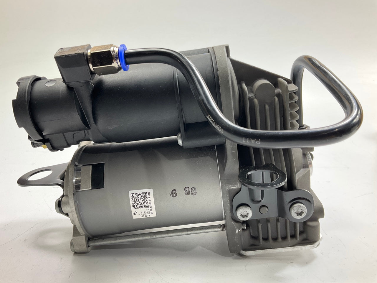 REMAN. Cardone 4J-2015C Air Suspension Compressor Pump