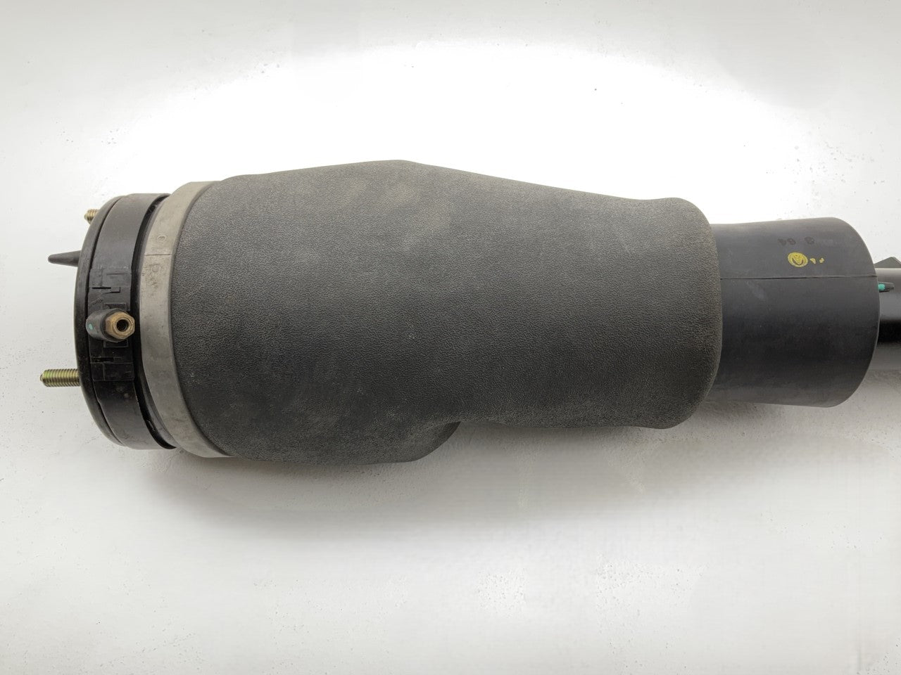 REMAN. Cardone 4J-3001S Front Right Air Strut For 2003-09 Land Rover Range Rover