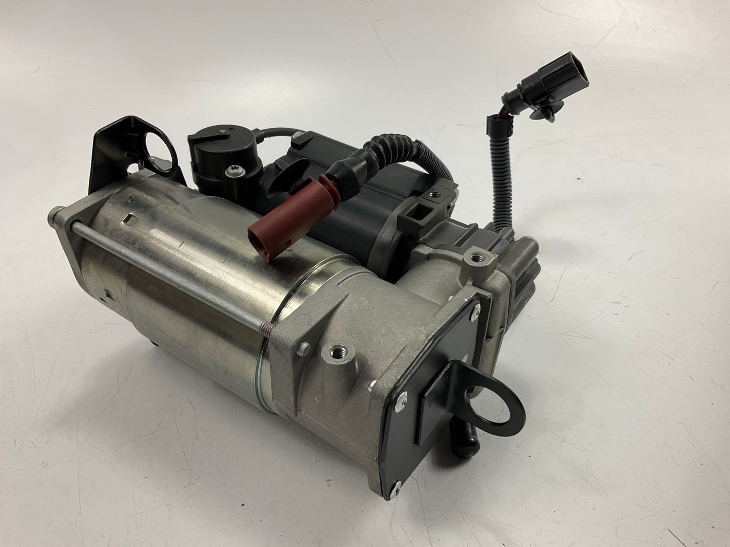 REMAN Cardone 4J-4000C Air Suspension Compressor - 2004-2010 Audi A8 Quattro AWD