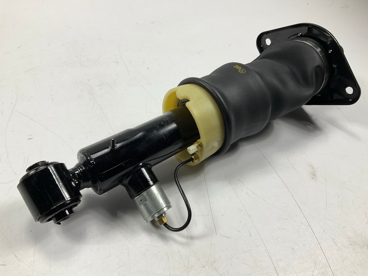 Cardone 4J-4001S Rear Left Air Suspension Strut - 2001-2005 Audi Allroad Quattro