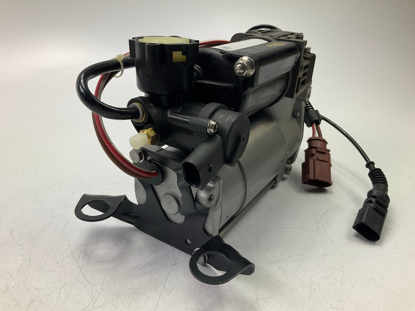 REMAN. Cardone 4J-4002C Air Suspension Compressor For 2006-2011 Audi A6