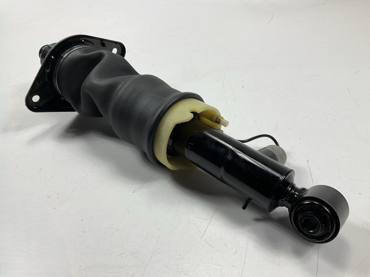 Cardone 4J-4002S Rear Right Air Suspension Strut - 01-05 Audi Allroad Quattro