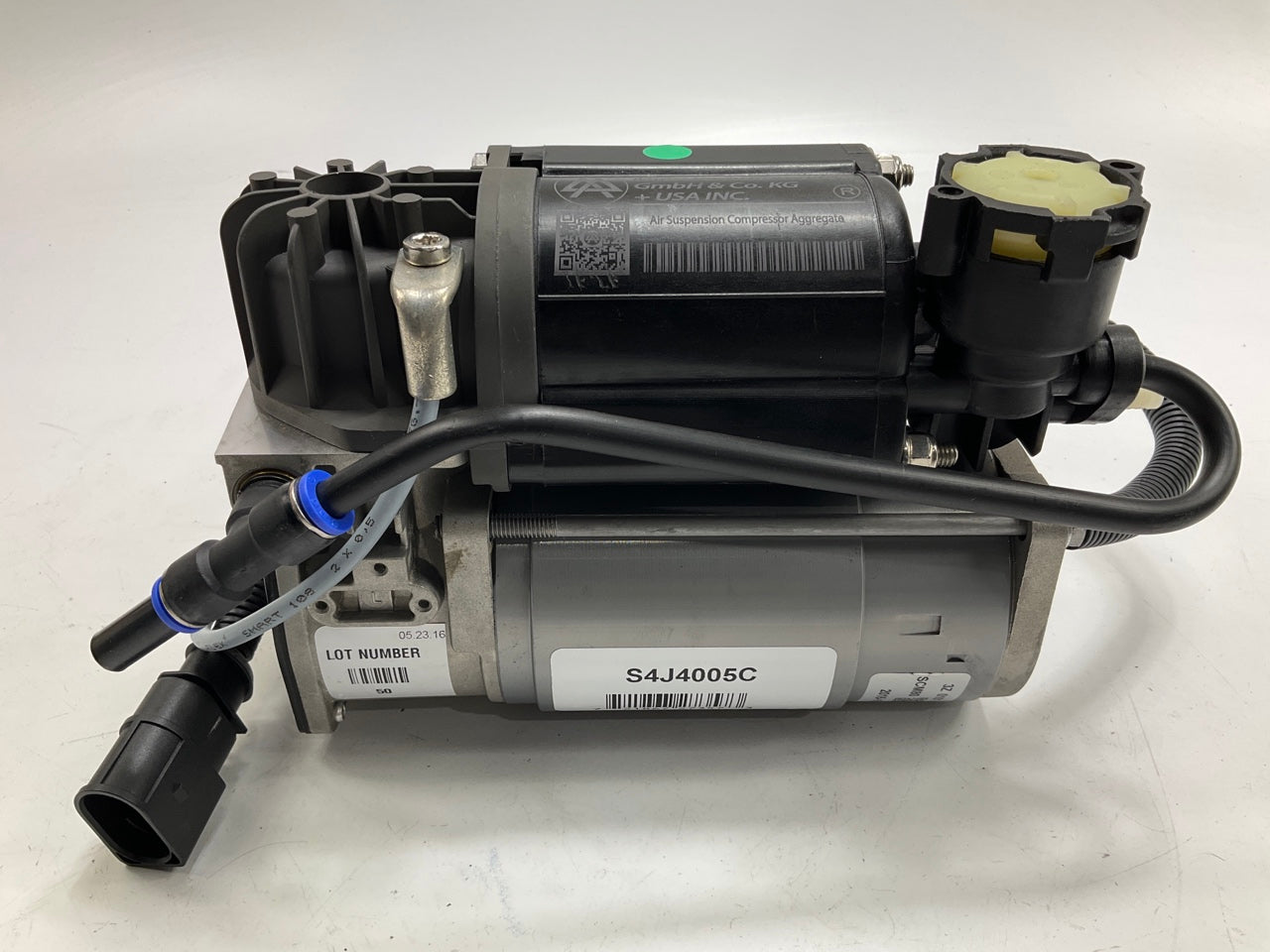 REMAN. Cardone 4J-4005C Air Suspension Compressor For 03-11 Bentley Continental