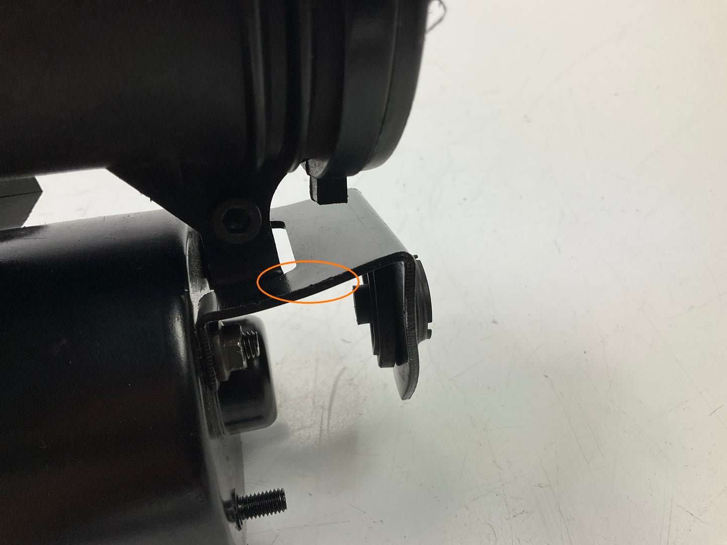 BENT BRACKET - REMAN Cardone 5J-1004C Air Suspension Compressor Pump