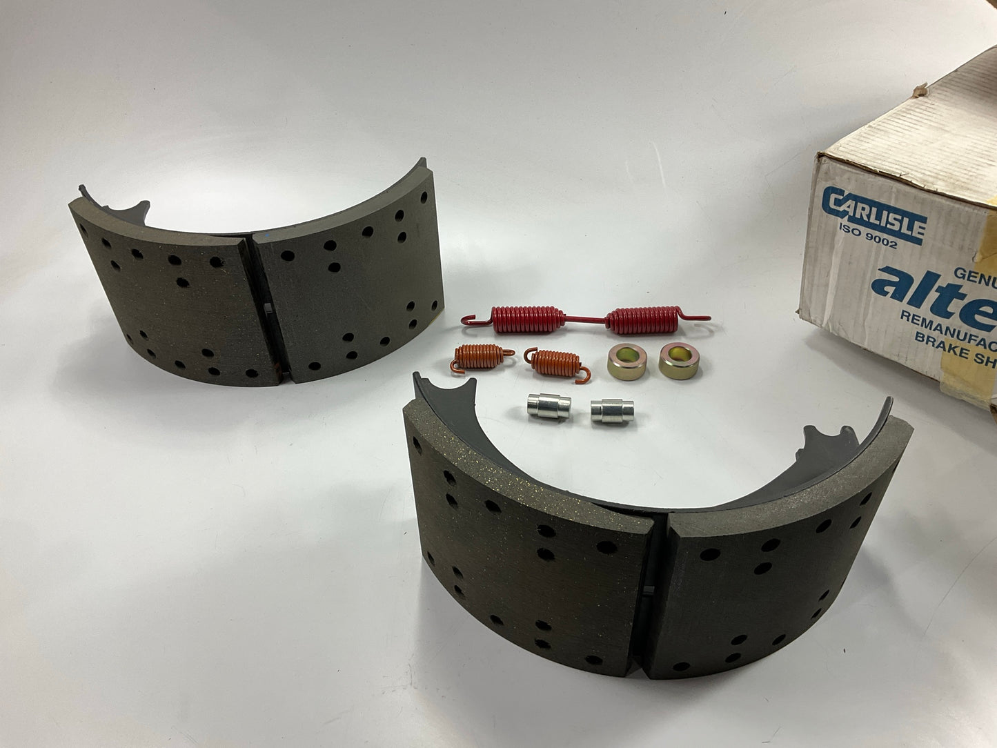 Relined Carlisle KCM4311ET Brake Shoes 16-1/2'' X 7'', 23,000 Lbs, 4311E (23K Lbs)