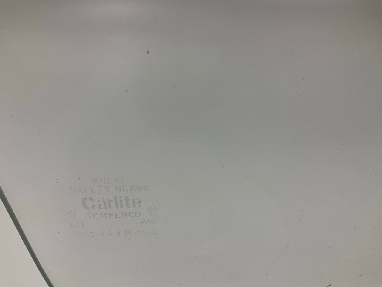 NOS - OEM Carlite 2600T Front Door Glass For 1973-1990 Ford L-Series L8000 L9000