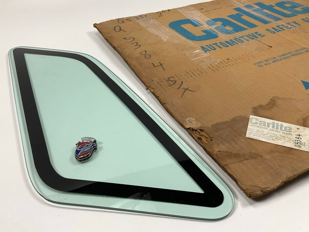 NOS - OEM Carlite Q5384 Left Quarter Glass 1975-1976 Ford Granada 2-Door Ghia