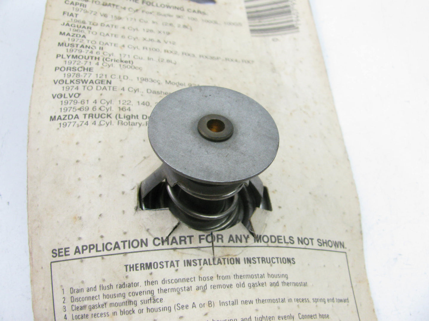 Engine Coolant Thermostat  W/gasket  CG9780