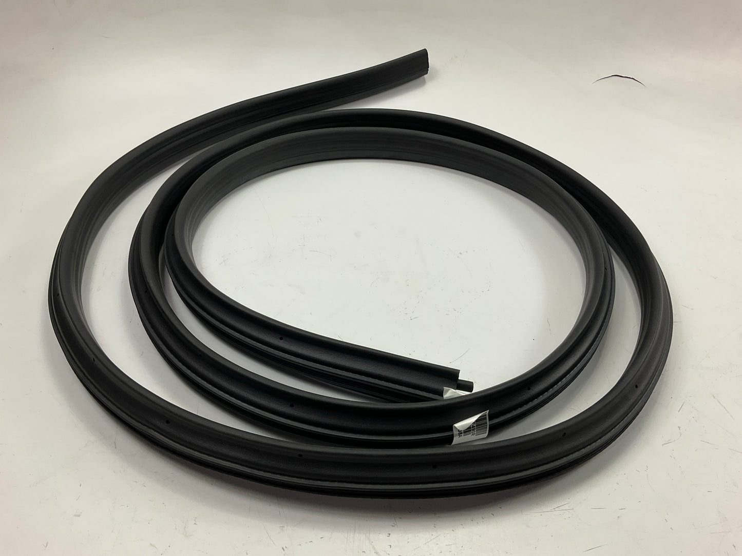 Carparts RC45010001 Front Right Door Weatherstrip Seal