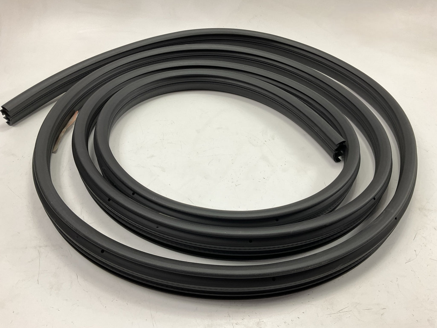 Carparts REPF450109 Front Right Door Mounted Weatherstrip Seal