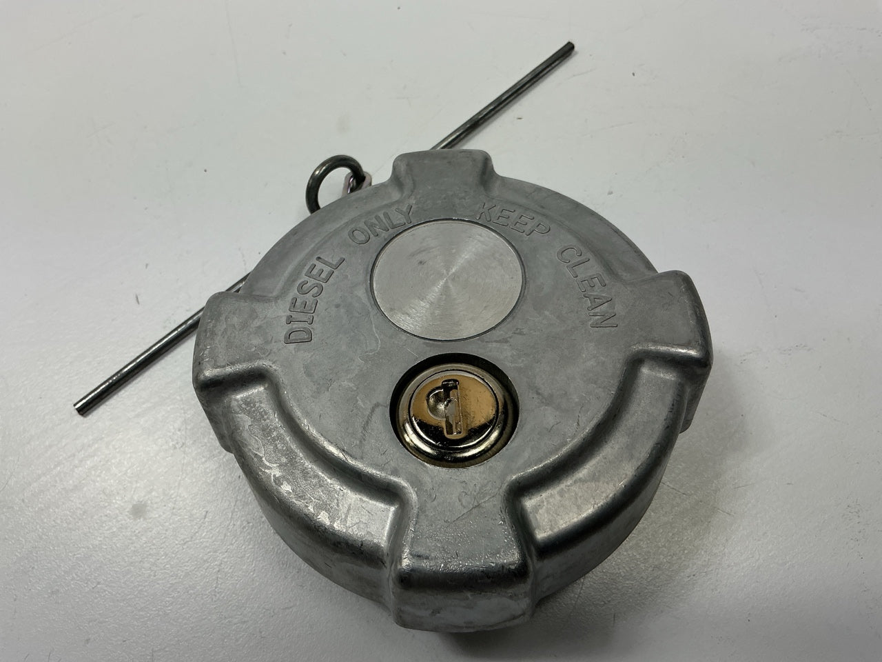 Carquest 10423 Heavy Duty Fuel Tank Filler Gas Cap - Locking