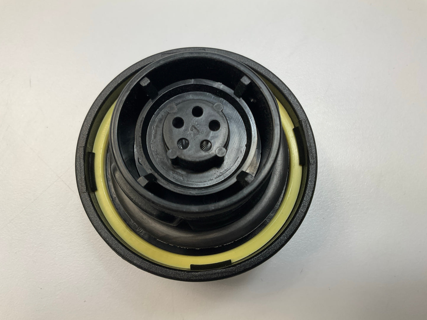 Carquest 10521 Fuel Tank Filler Gas Cap - Locking