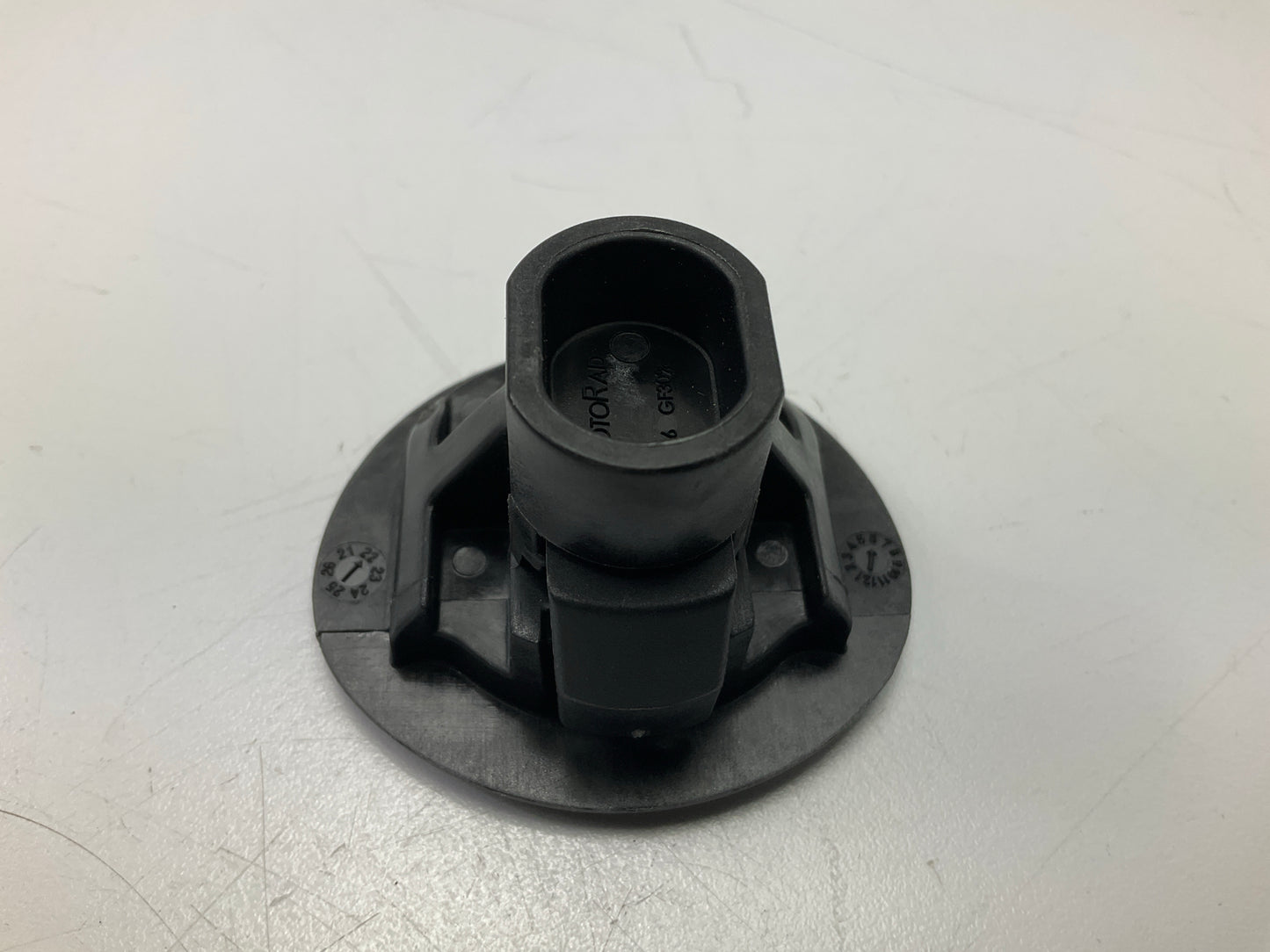 Carquest 10524 Locking Fuel Tank Filler Gas Cap