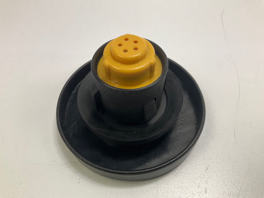 Carquest (Made By Motorad) 10572 Locking Fuel Tank Filler Gas Cap MGC772