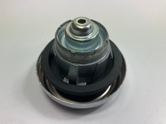 Carquest 10582 Locking Fuel Tank Filler Gas Cap