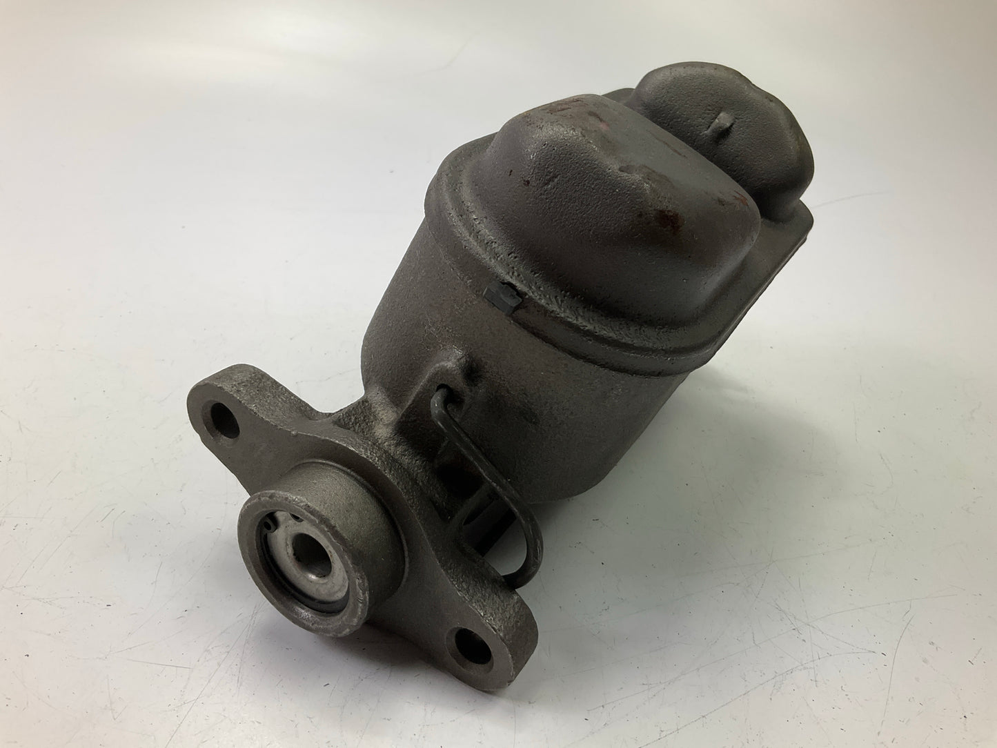 SURFACE RUST, SEE Actual Photos - Carquest 20-1856 Brake Master Cylinder