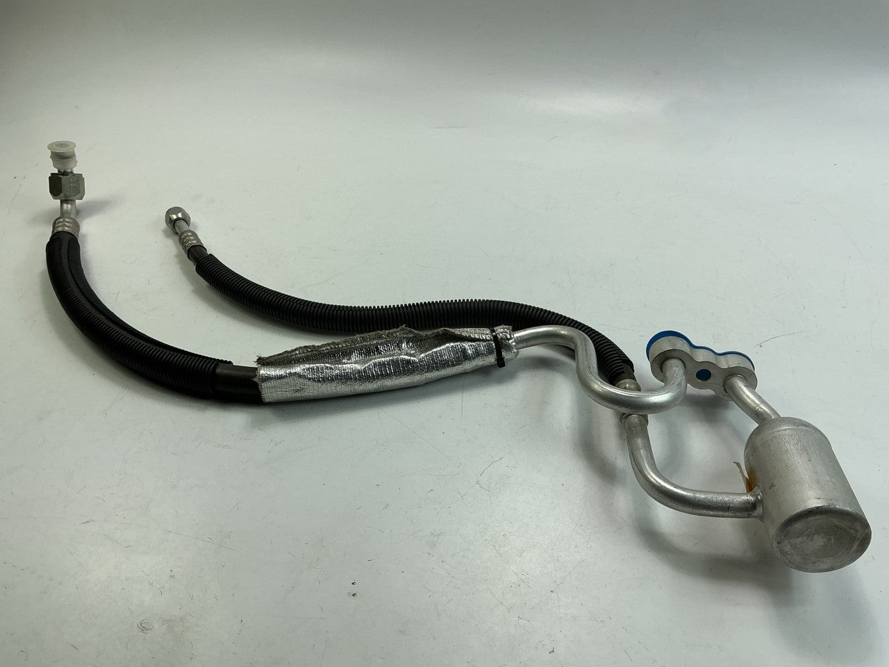 Carquest 200796 A/C Accumulator With Hose Assembly 1980-90 Taurus, Sable