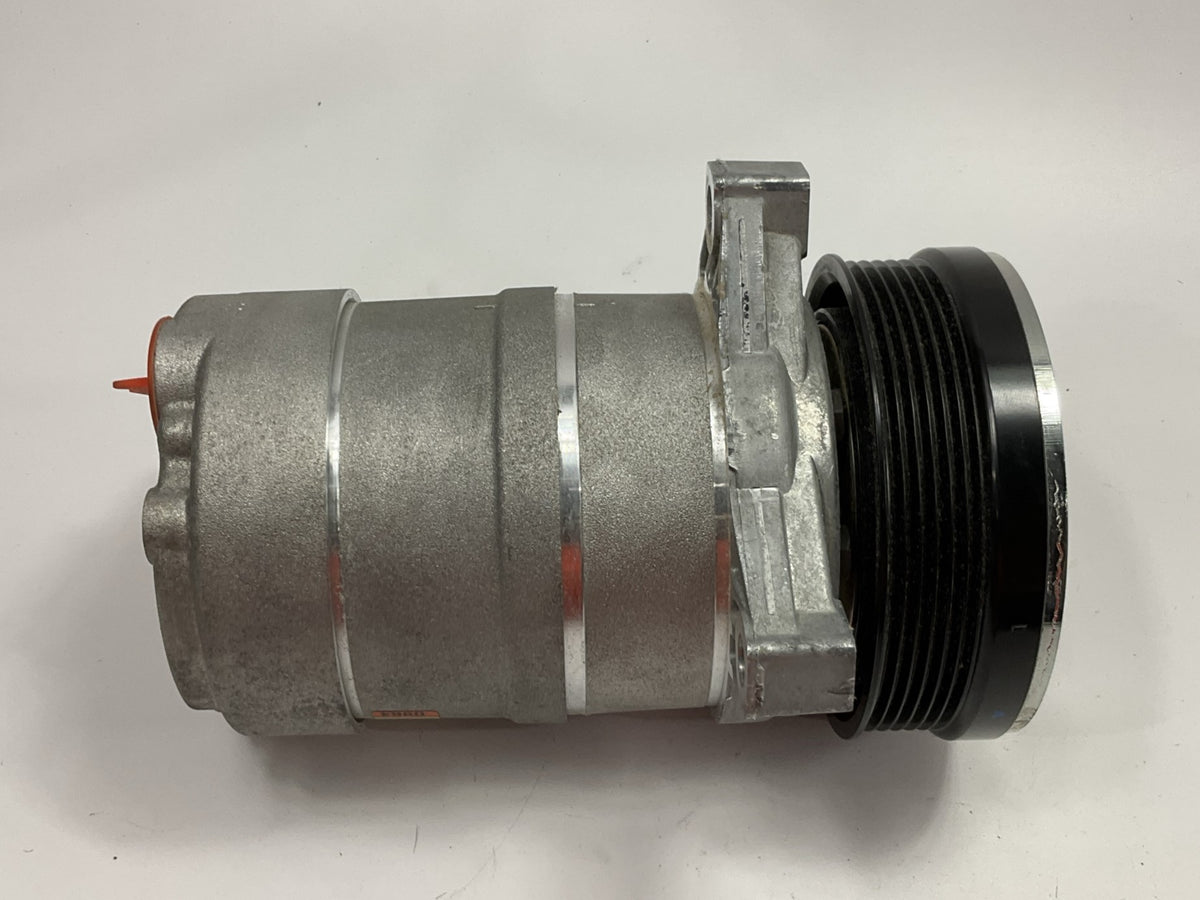NEW Carquest 271289 A/C Compressor For 1995-1999 Oldsmobile Aurora