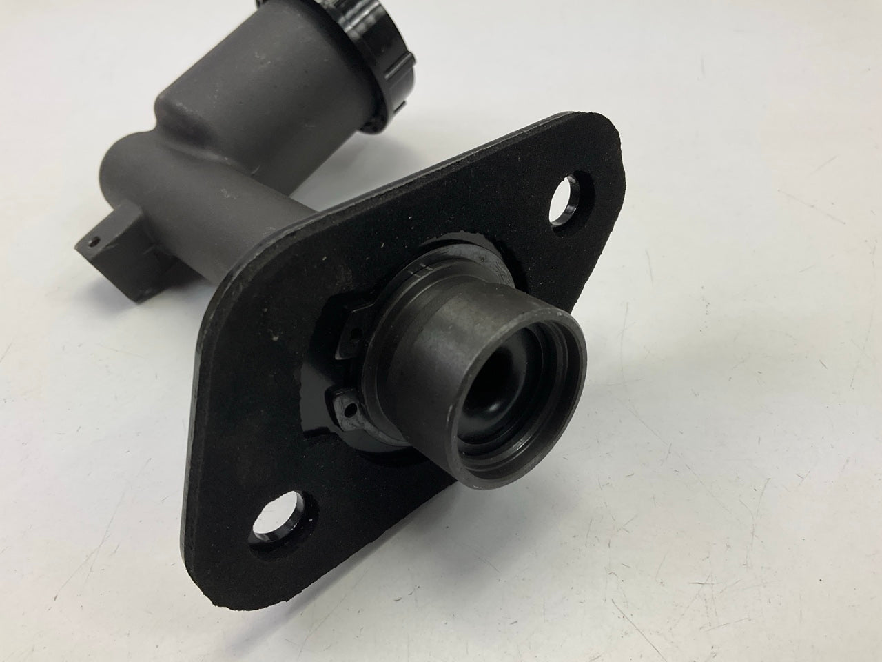 Missing Push Rod - Carquest 350032 Clutch Master Cylinder