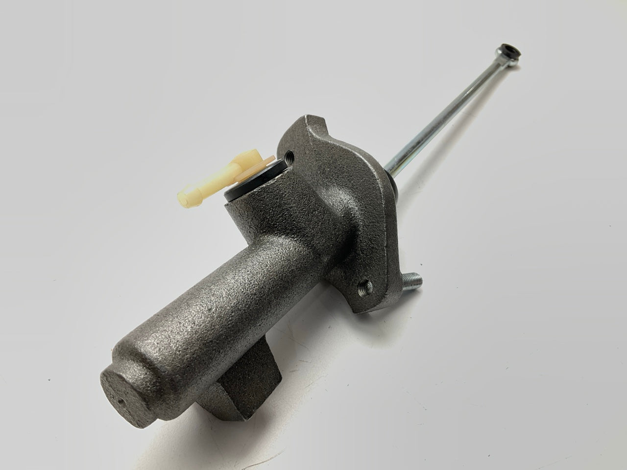 Carquest 39715 Clutch Master Cylinder - 1988-1991 Chevy S10, 88-90 GMC S15 Truck