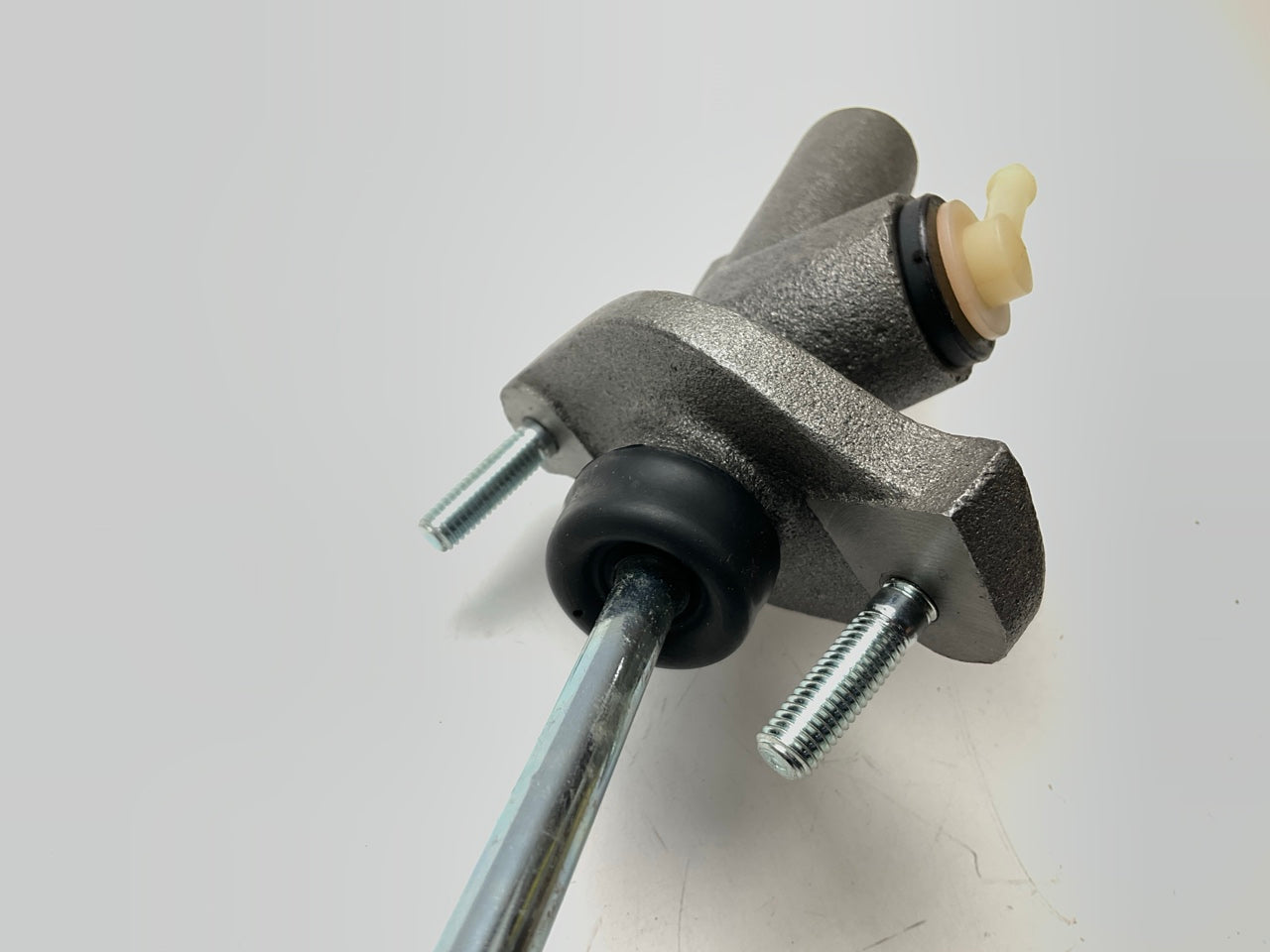Carquest 39715 Clutch Master Cylinder - 1988-1991 Chevy S10, 88-90 GMC S15 Truck