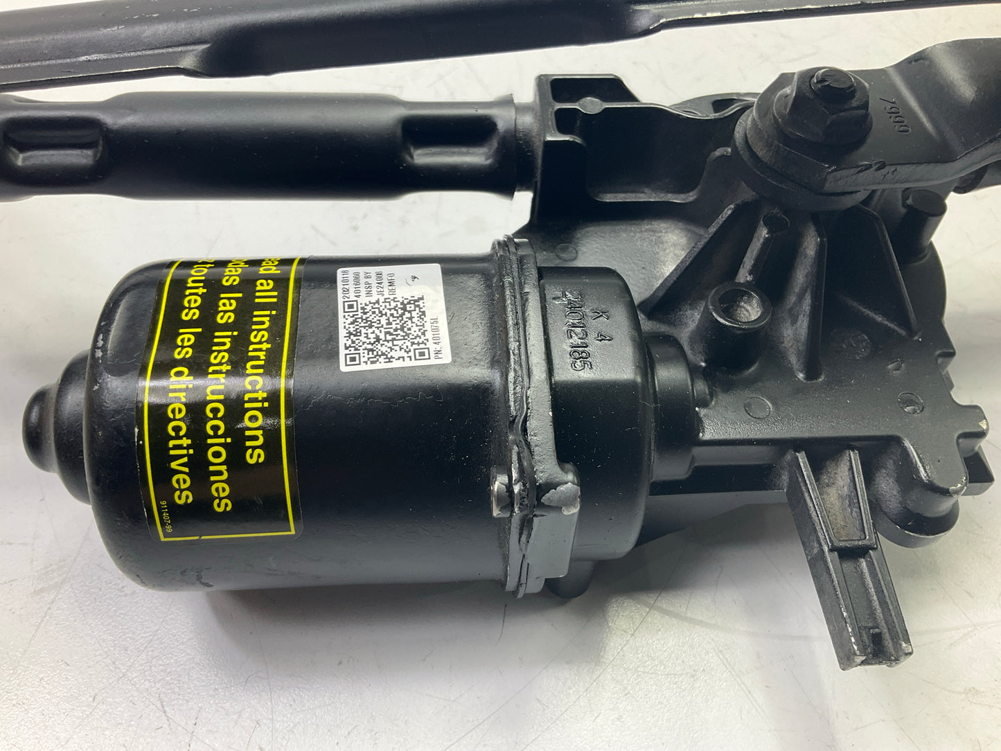 MIAAING PROTECTIVE CAP ON MOTOR - Carquest 40-1075L Front Wiper Motor Linkage